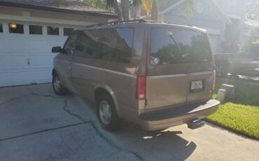 Chevrolet-Astro-van-12-ton-nominal-1995-brown-3