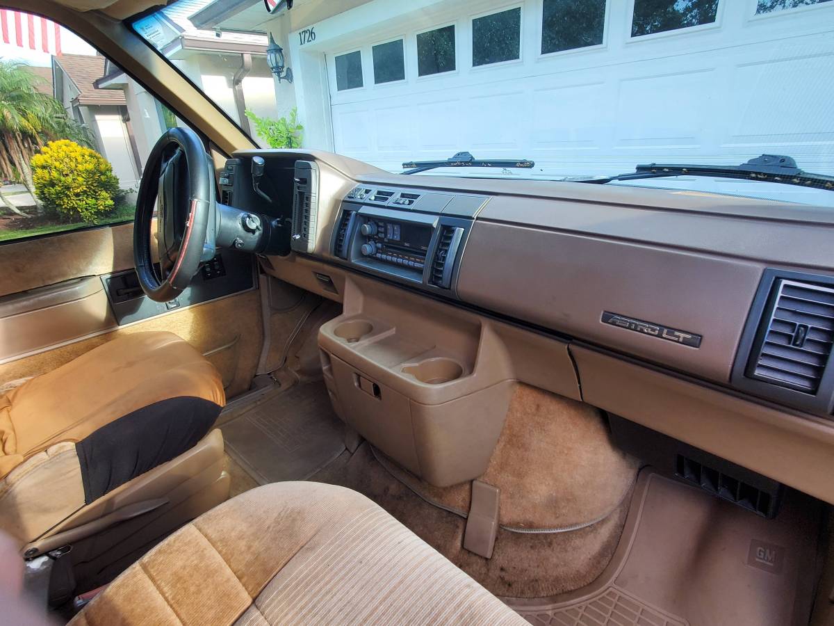 Chevrolet-Astro-van-12-ton-nominal-1995-brown-8