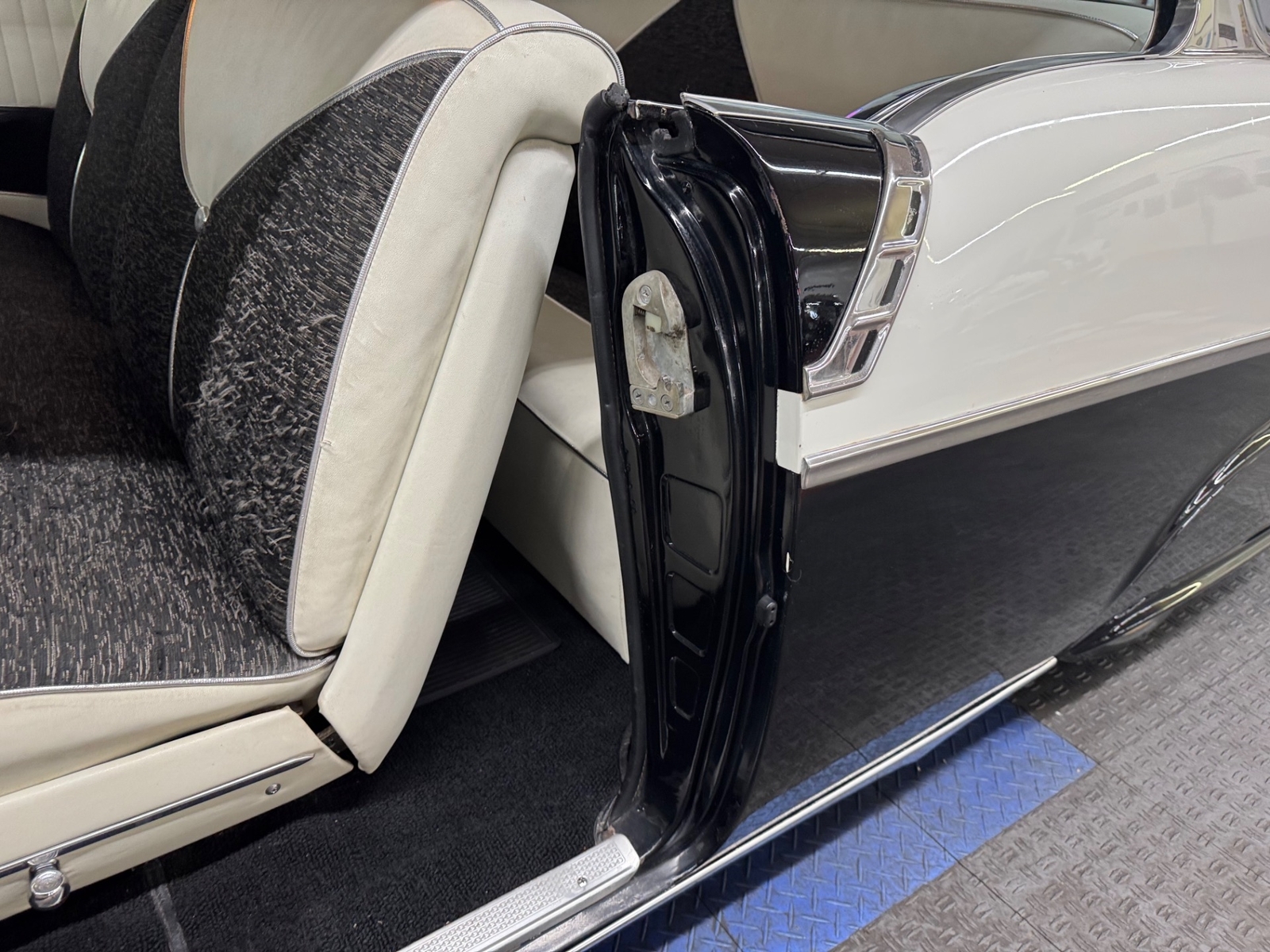 Chevrolet-Bel-Air150210-1956-2-Door-38