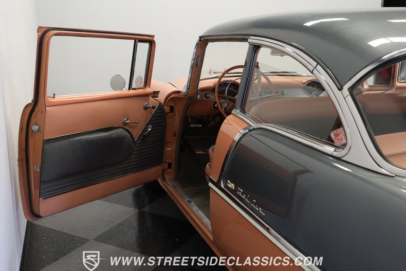 Chevrolet-Bel-air-1955-Coral-Coral-and-Gray-34