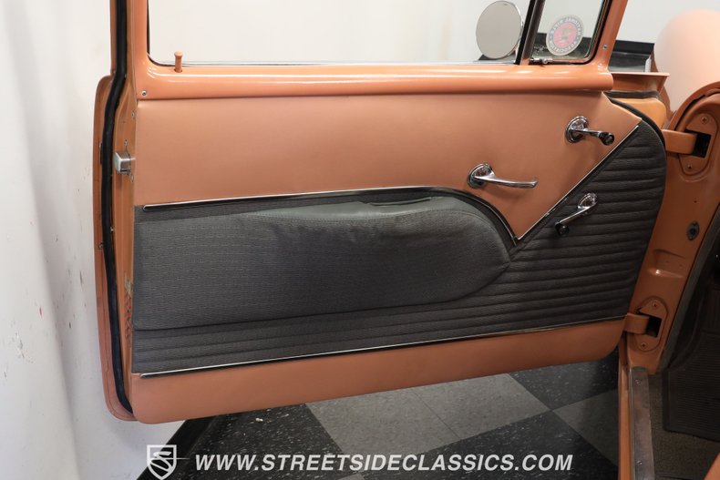 Chevrolet-Bel-air-1955-Coral-Coral-and-Gray-35