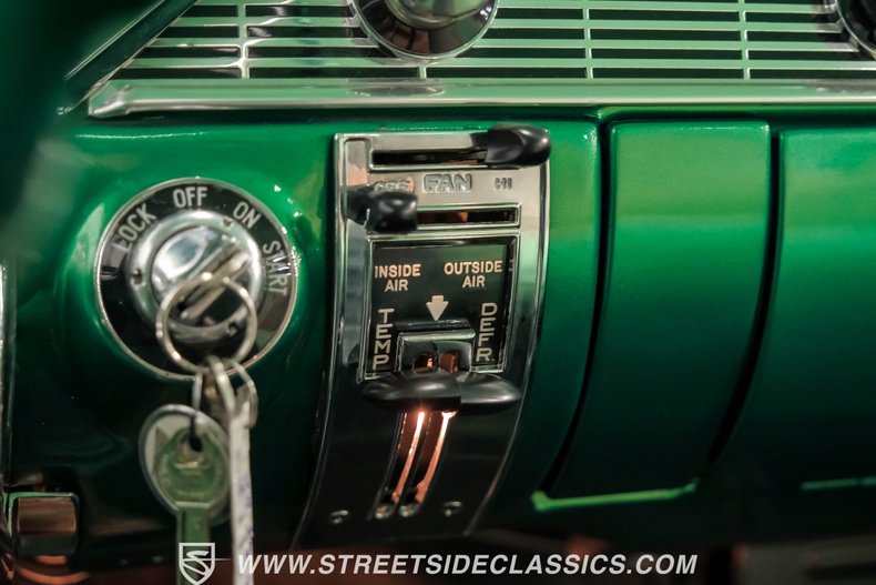 Chevrolet-Bel-air-1956-Sherwood-Green-Metal-Beige-31