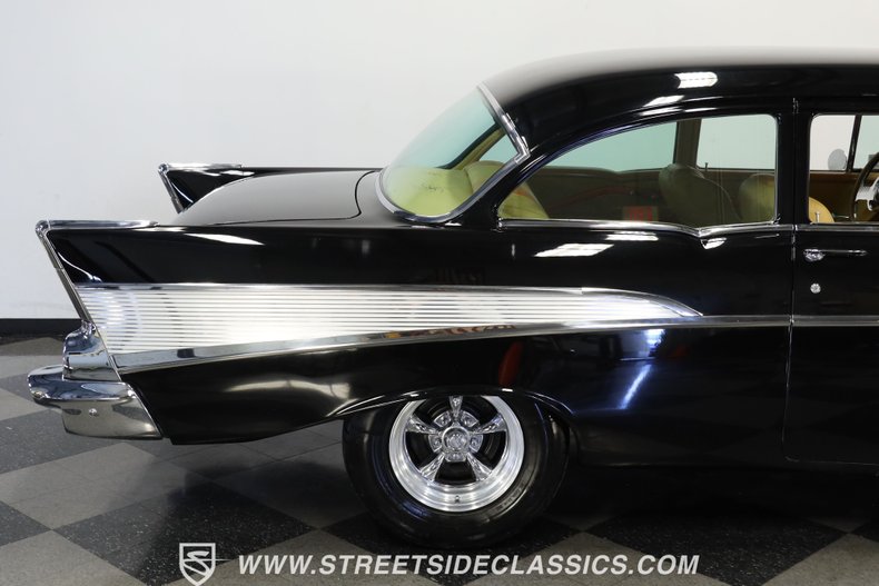 Chevrolet-Bel-air-1957-Black-Saddle-Tan-26