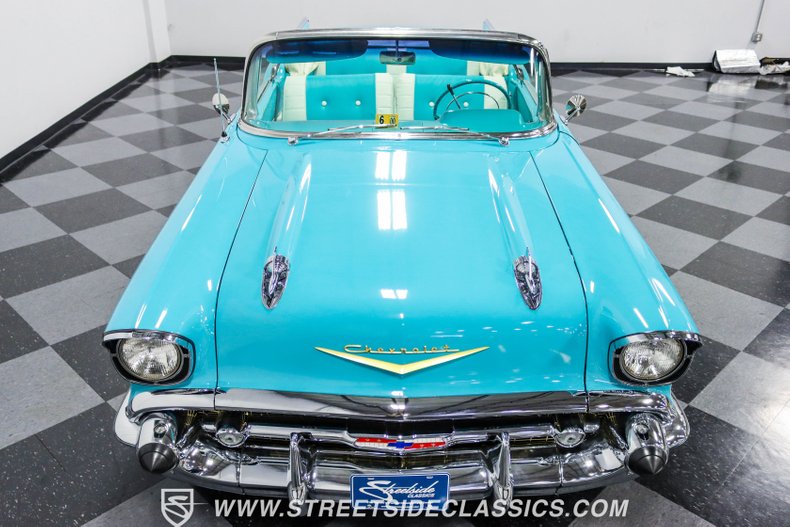 Chevrolet-Bel-air-1957-Tropical-Turquoise-Turquoise-39