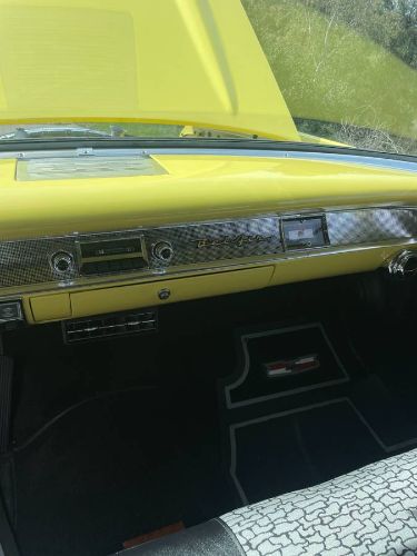 Chevrolet-Bel-air-1957-YellowWhite-Black-Vinyl-10
