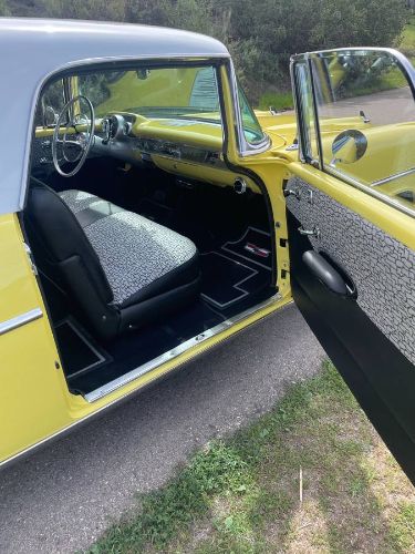 Chevrolet-Bel-air-1957-YellowWhite-Black-Vinyl-13