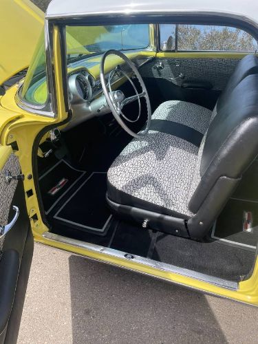 Chevrolet-Bel-air-1957-YellowWhite-Black-Vinyl-19