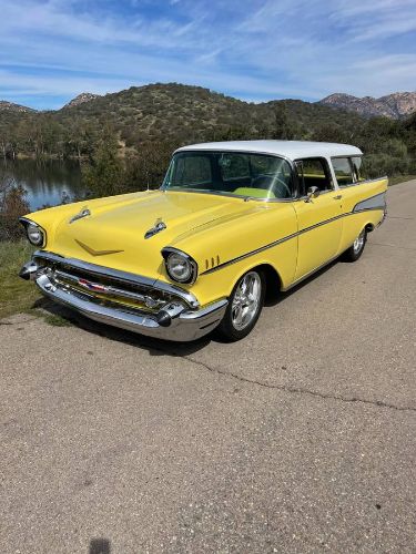 Chevrolet-Bel-air-1957-YellowWhite-Black-Vinyl-2