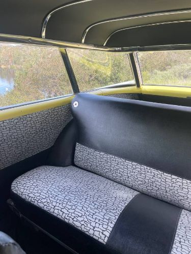 Chevrolet-Bel-air-1957-YellowWhite-Black-Vinyl-20