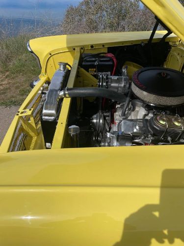 Chevrolet-Bel-air-1957-YellowWhite-Black-Vinyl-3
