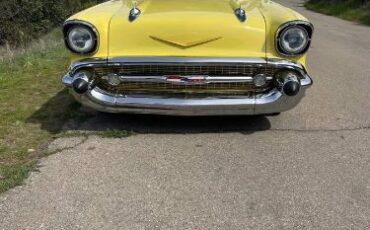 Chevrolet-Bel-air-1957-YellowWhite-Black-Vinyl-9
