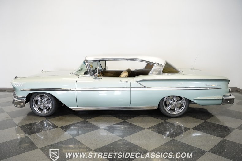 Chevrolet-Bel-air-1958-Mosberg-green-Tan