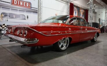 Chevrolet-Bel-air-1961-Red-RedWhite-14