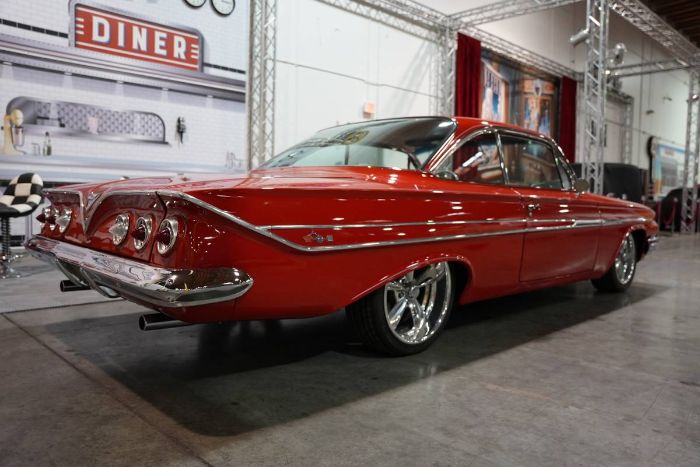 Chevrolet-Bel-air-1961-Red-RedWhite-14