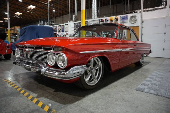 Chevrolet-Bel-air-1961-Red-RedWhite-16