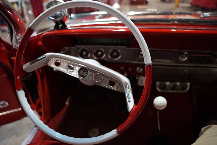 Chevrolet-Bel-air-1961-Red-RedWhite-8