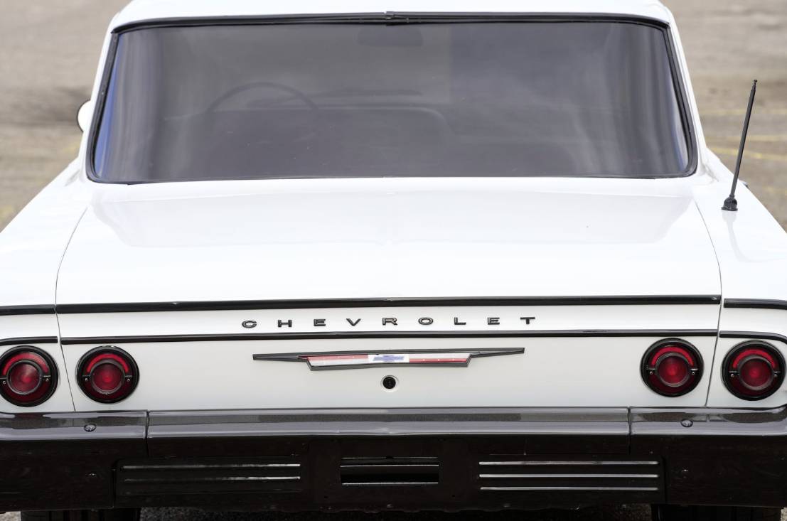 Chevrolet-Belair-1964-white-4