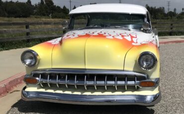 Chevrolet-Belair-sport-coupe-hardtop-1954-custom-1
