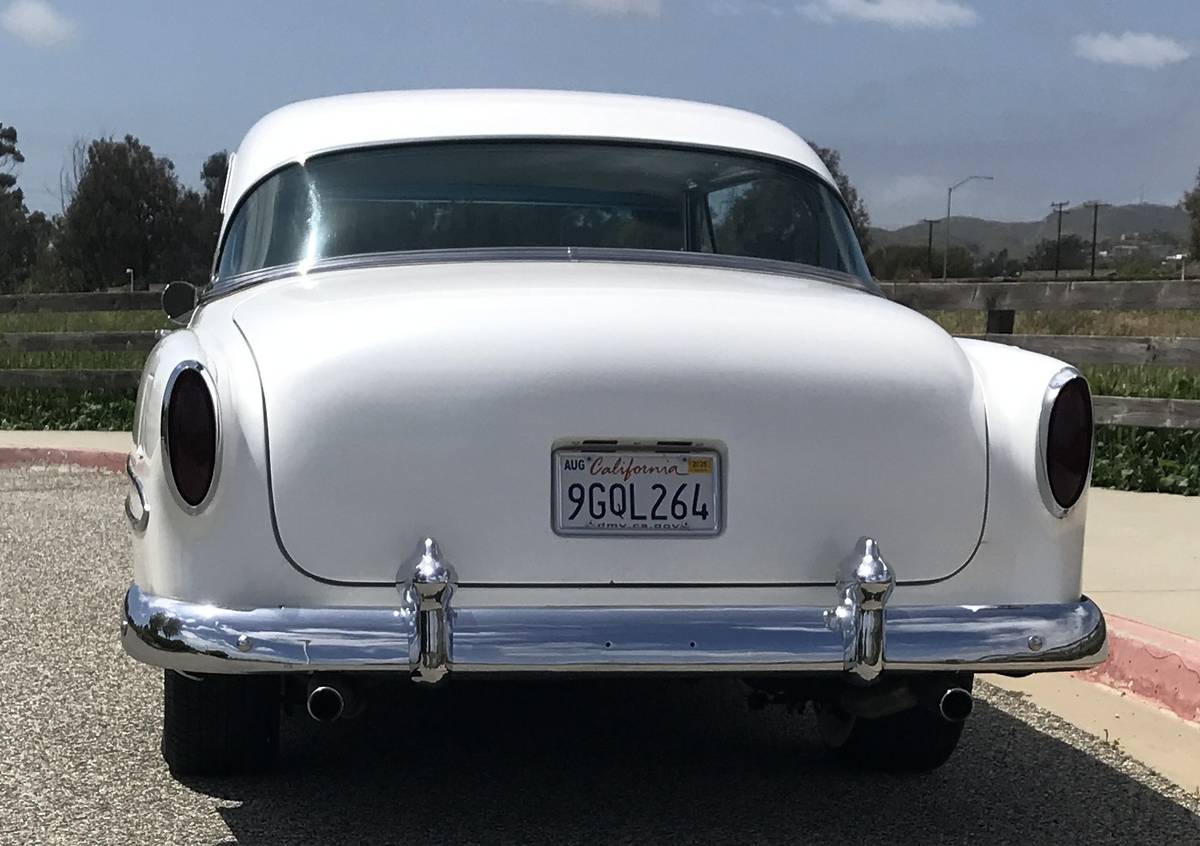 Chevrolet-Belair-sport-coupe-hardtop-1954-custom-3