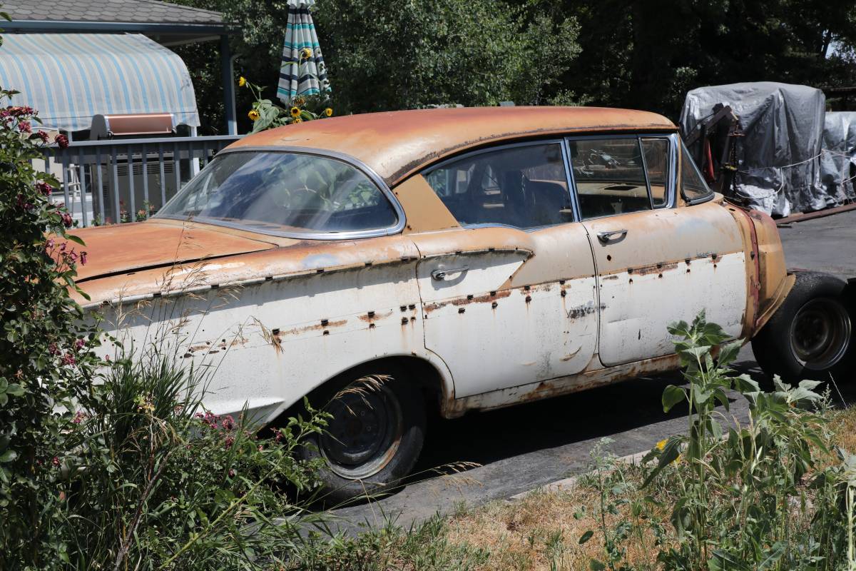 Chevrolet-Belaire-1958-brown-3