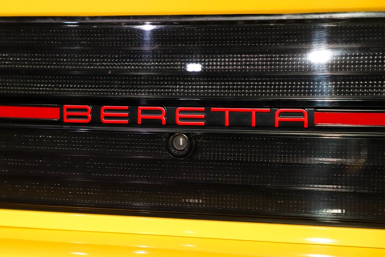 Chevrolet-Beretta-1990-Yellow-Gray-19