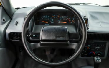 Chevrolet-Beretta-1990-Yellow-Gray-2