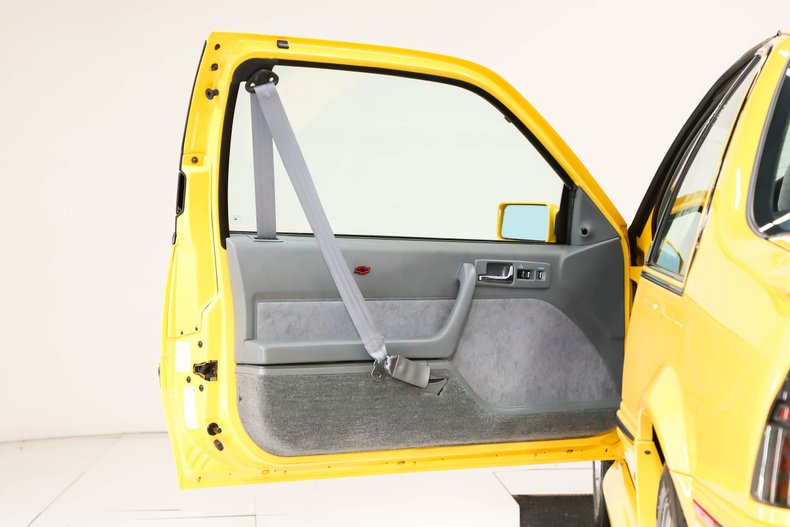 Chevrolet-Beretta-1990-Yellow-Gray-27