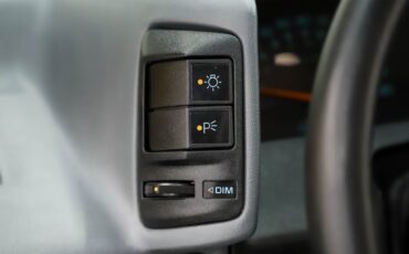 Chevrolet-Beretta-1990-Yellow-Gray-35