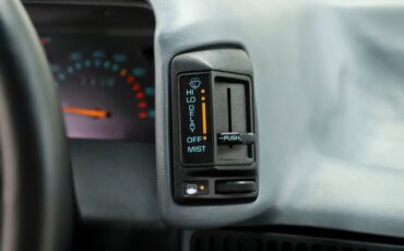 Chevrolet-Beretta-1990-Yellow-Gray-36