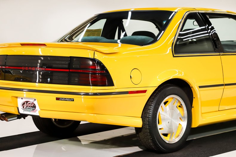 Chevrolet-Beretta-1990-Yellow-Gray-43