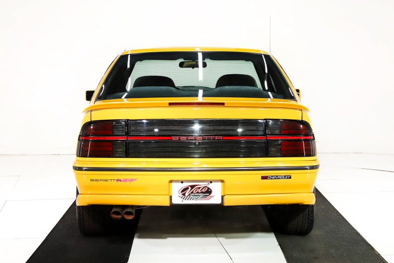 Chevrolet-Beretta-1990-Yellow-Gray-49