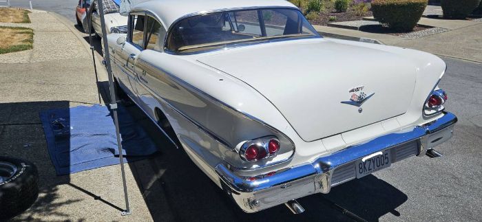 Chevrolet-Biscayne-1958-2