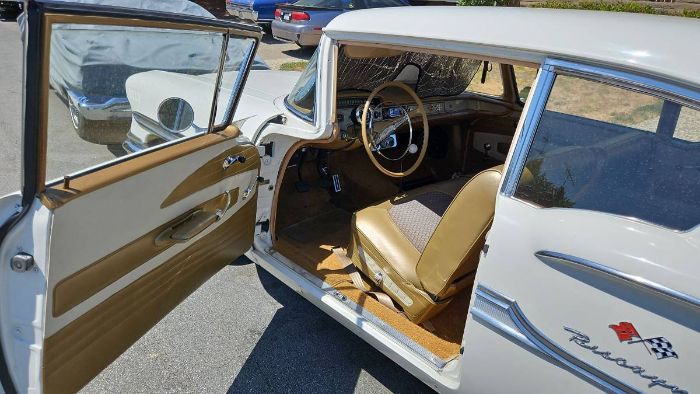 Chevrolet-Biscayne-1958-5