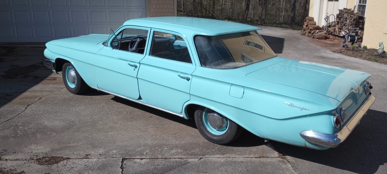 Chevrolet-Biscayne-1961-Sedan-2