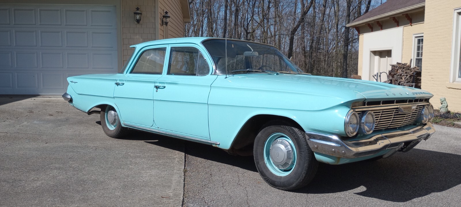 Chevrolet-Biscayne-1961-Sedan-3
