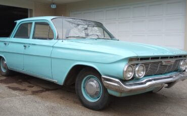 Chevrolet-Biscayne-1961-Sedan-6