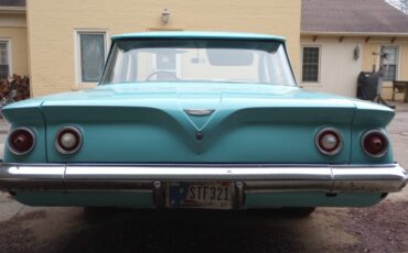Chevrolet-Biscayne-1961-Sedan-7