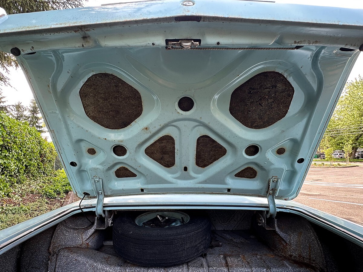 Chevrolet-Biscayne-1962-Sedan-14