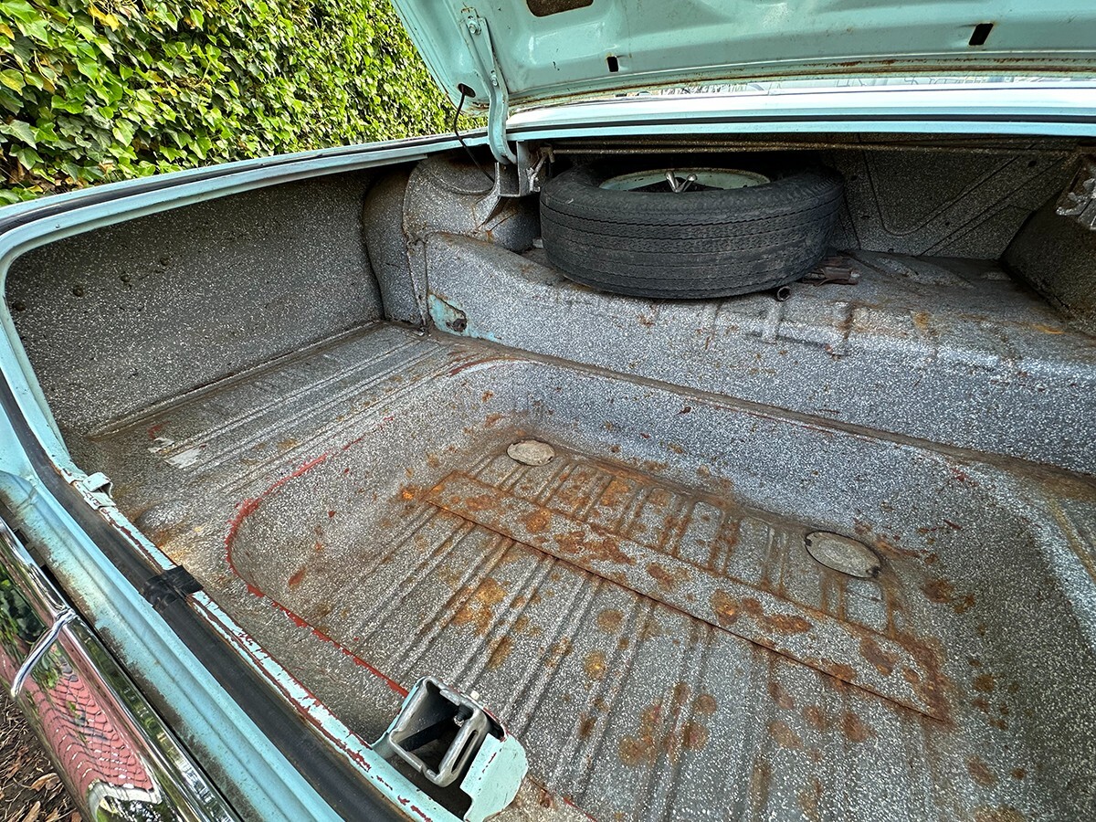 Chevrolet-Biscayne-1962-Sedan-16
