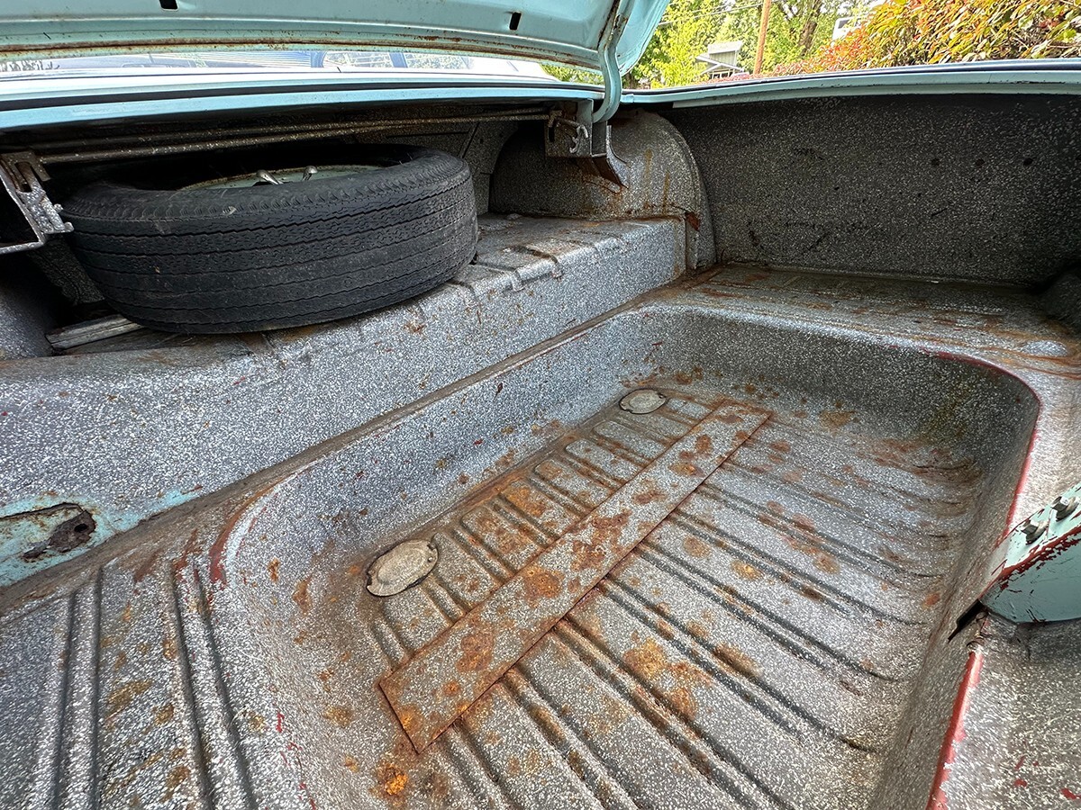 Chevrolet-Biscayne-1962-Sedan-17