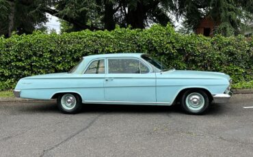Chevrolet-Biscayne-1962-Sedan-2