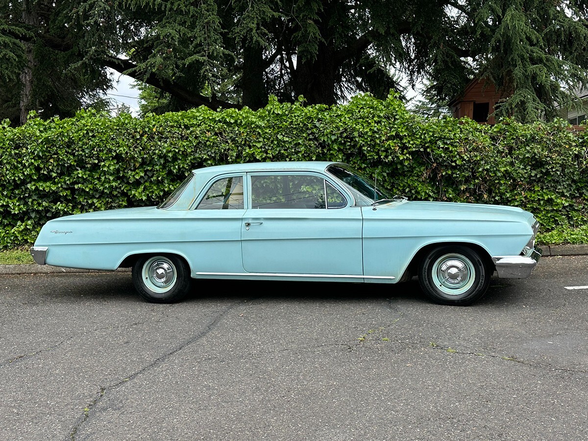 Chevrolet-Biscayne-1962-Sedan-2