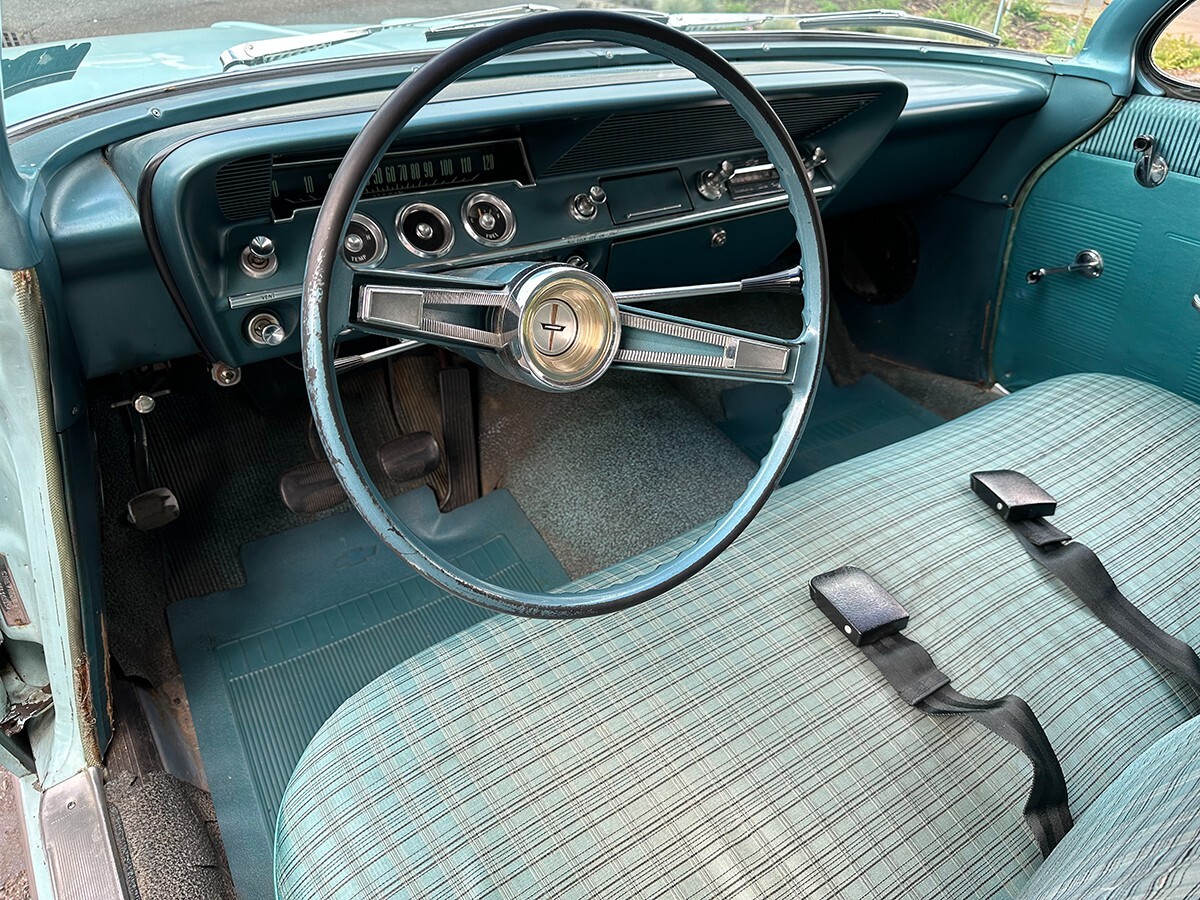 Chevrolet-Biscayne-1962-Sedan-26