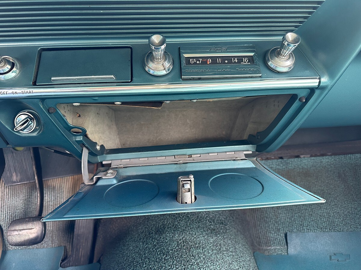 Chevrolet-Biscayne-1962-Sedan-29