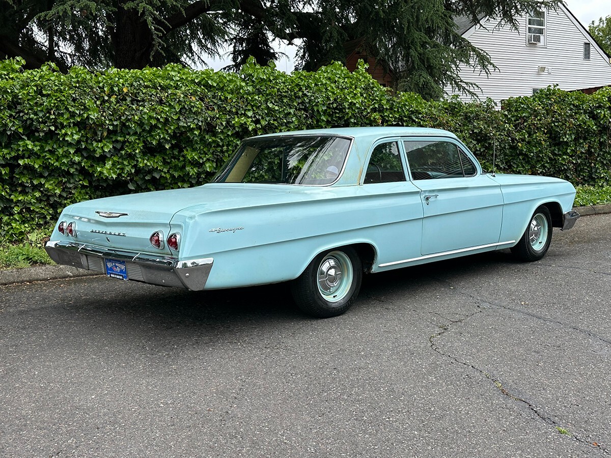 Chevrolet-Biscayne-1962-Sedan-3