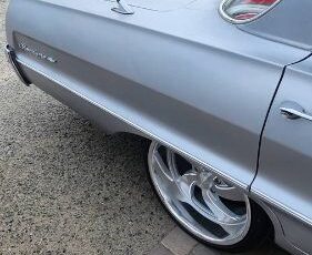 Chevrolet-Biscayne-1964-Silver-21