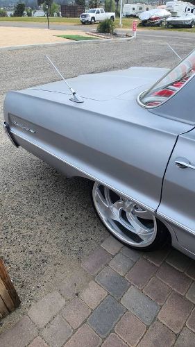 Chevrolet-Biscayne-1964-Silver-21