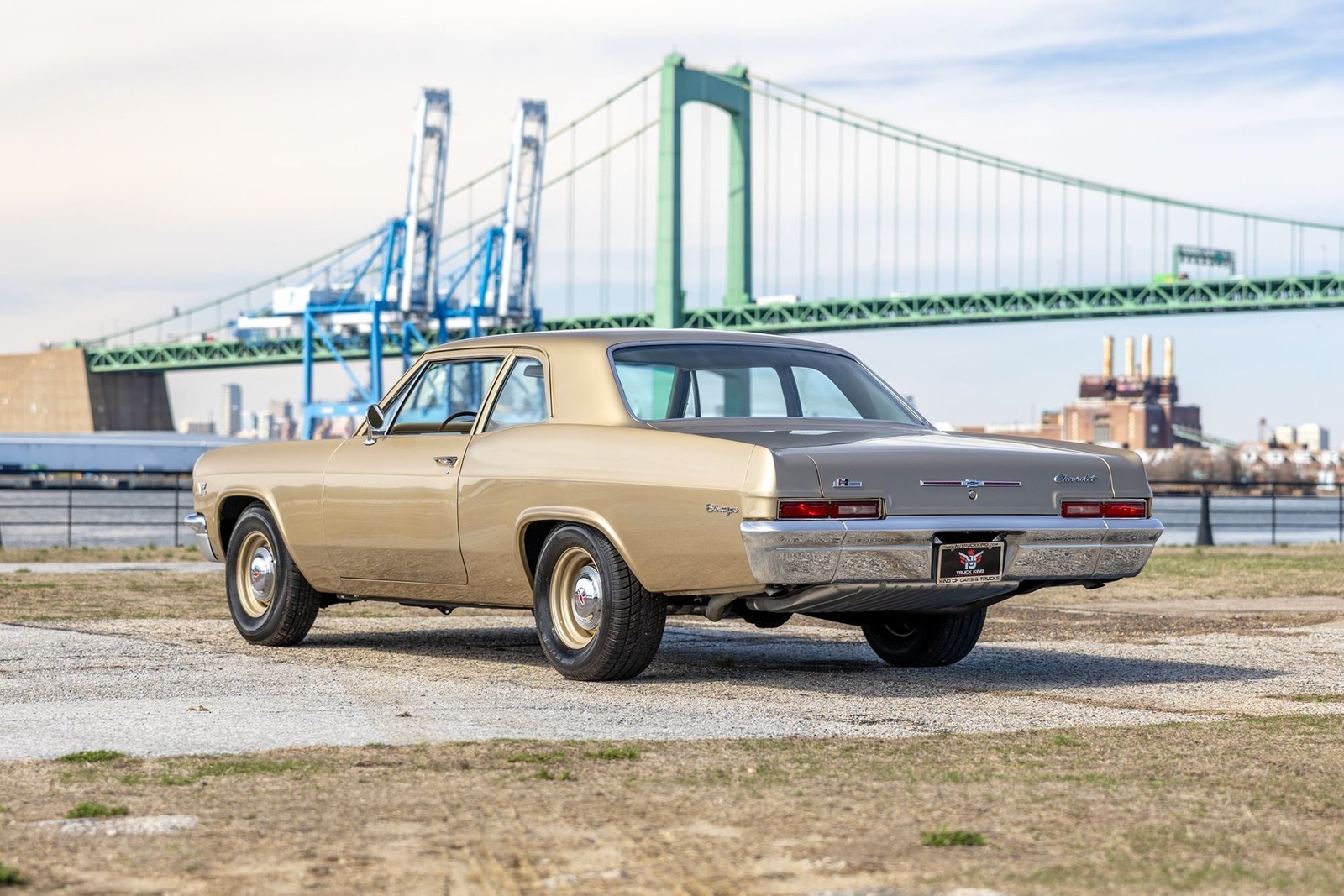 Chevrolet-Biscayne-1966-Coupe-10