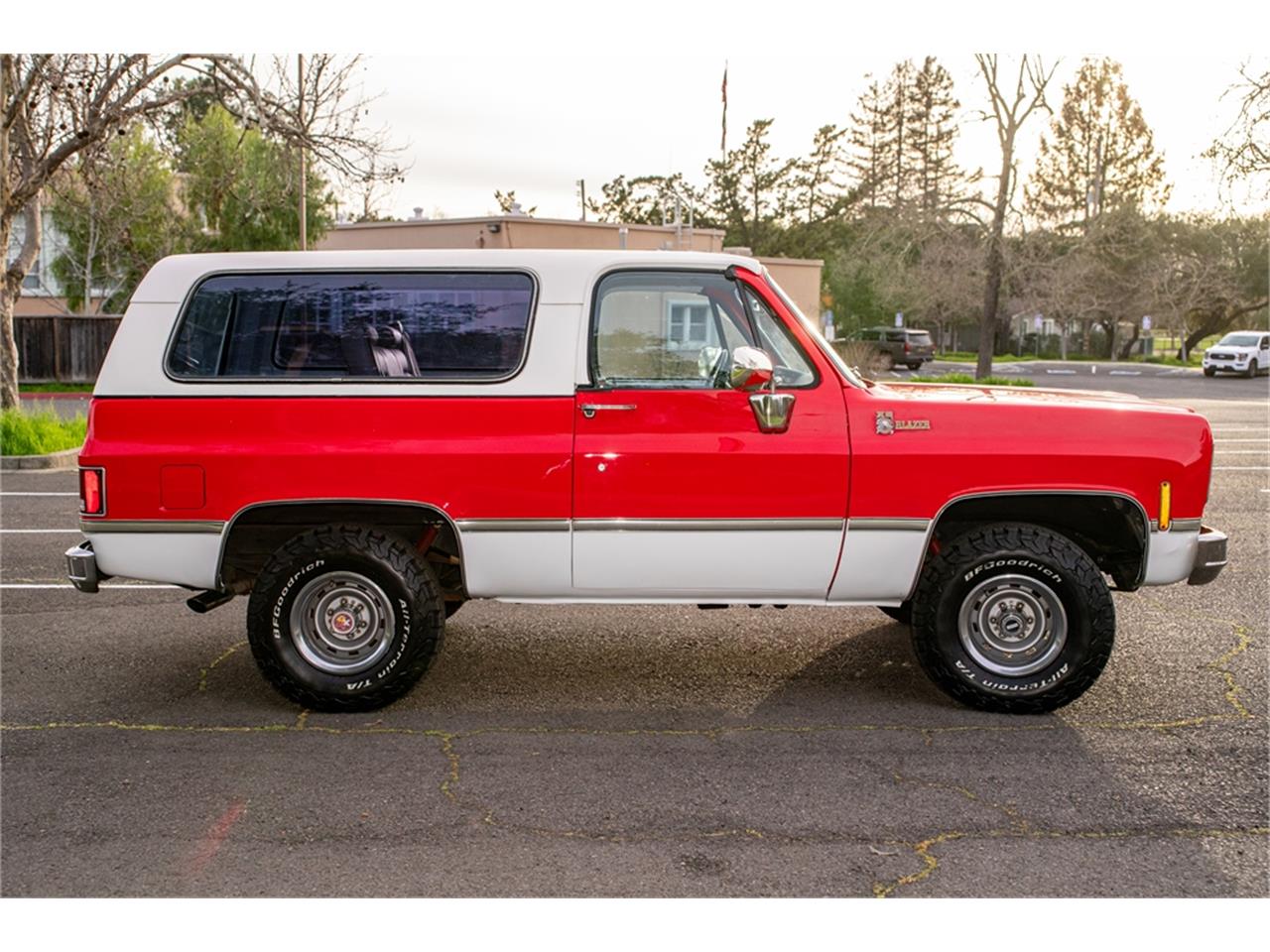 Chevrolet-Blazer-1975-Redwhite-2-tone-Tan-6