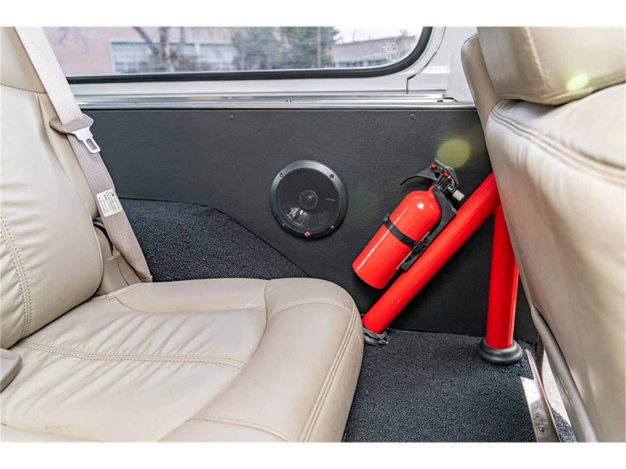 Chevrolet-Blazer-1975-Redwhite-2-tone-Tan-69